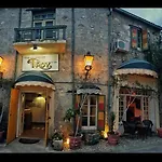 別荘 Historic 600 Years Old Beautifully Renovated Olive Mill House *