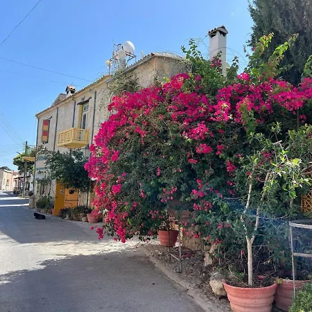 Historic 600 Years Old Beautifully Renovated Olive Mill House Holiday home Meniko