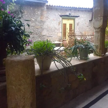 Holiday home Historic 600 Years Old Beautifully Renovated Olive Mill House Meniko