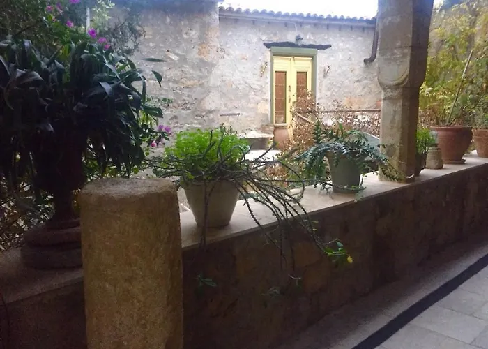 Holiday home Historic 600 Years Old Beautifully Renovated Olive Mill House Meniko