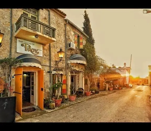 Vakantiehuis Historic 600 Years Old Beautifully Renovated Olive Mill House *