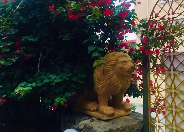 Vakantiehuis Historic 600 Years Old Beautifully Renovated Olive Mill House